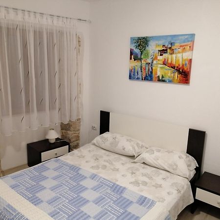 Apartment Elena Bale Room photo